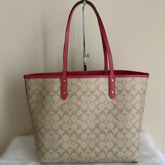 Coach - Picture 6 of 8